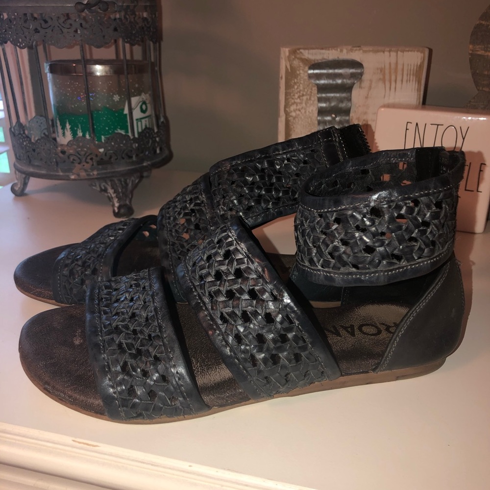 Roam gladiator sandal